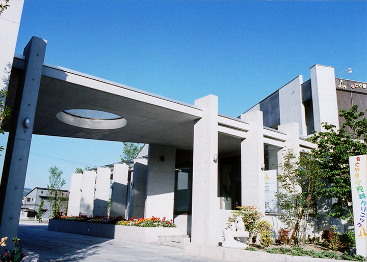 もとやま小児科クリニック＋タカラ薬局すずらん